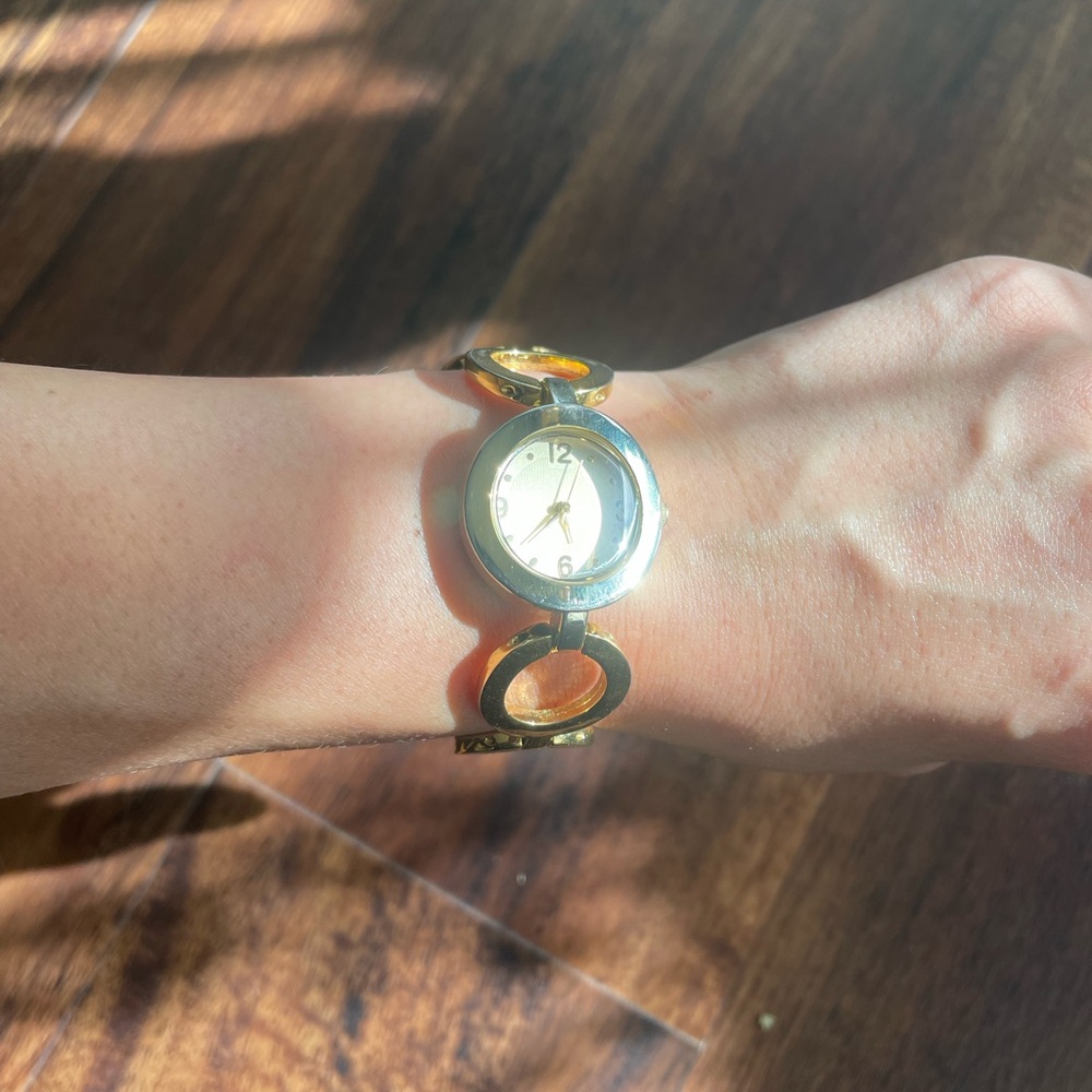 Y2K Gold Watch